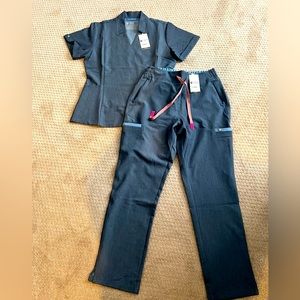 FIGS Brand New with Tags Scrub Set Inala S top and Evans skinny pant S petite